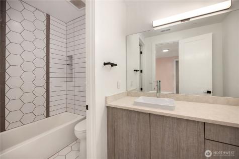 6821 96th Avenue SE Mercer Island WA 98040