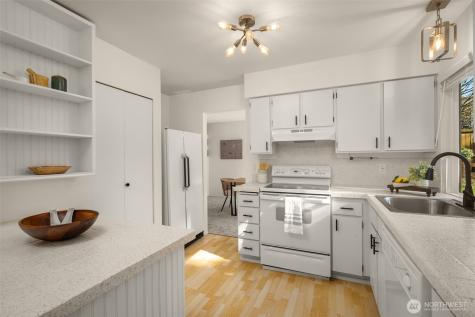 8129 NE 131st Street Kirkland WA 98034