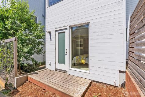 3642 Interlake Avenue N Seattle WA 98103