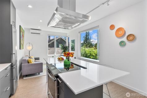 3642 Interlake Avenue N Seattle WA 98103