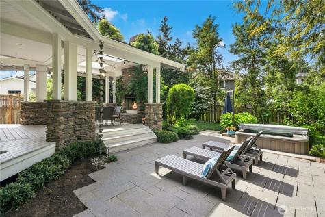 10806 SE 16th Street Bellevue WA 98004
