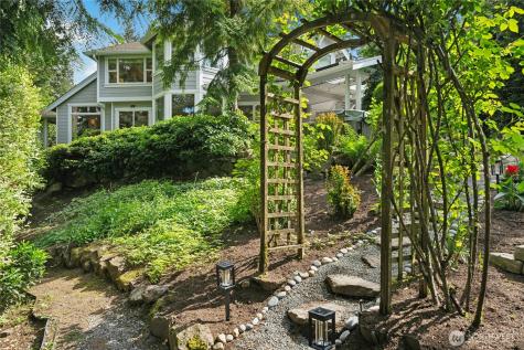 10806 SE 16th Street Bellevue WA 98004