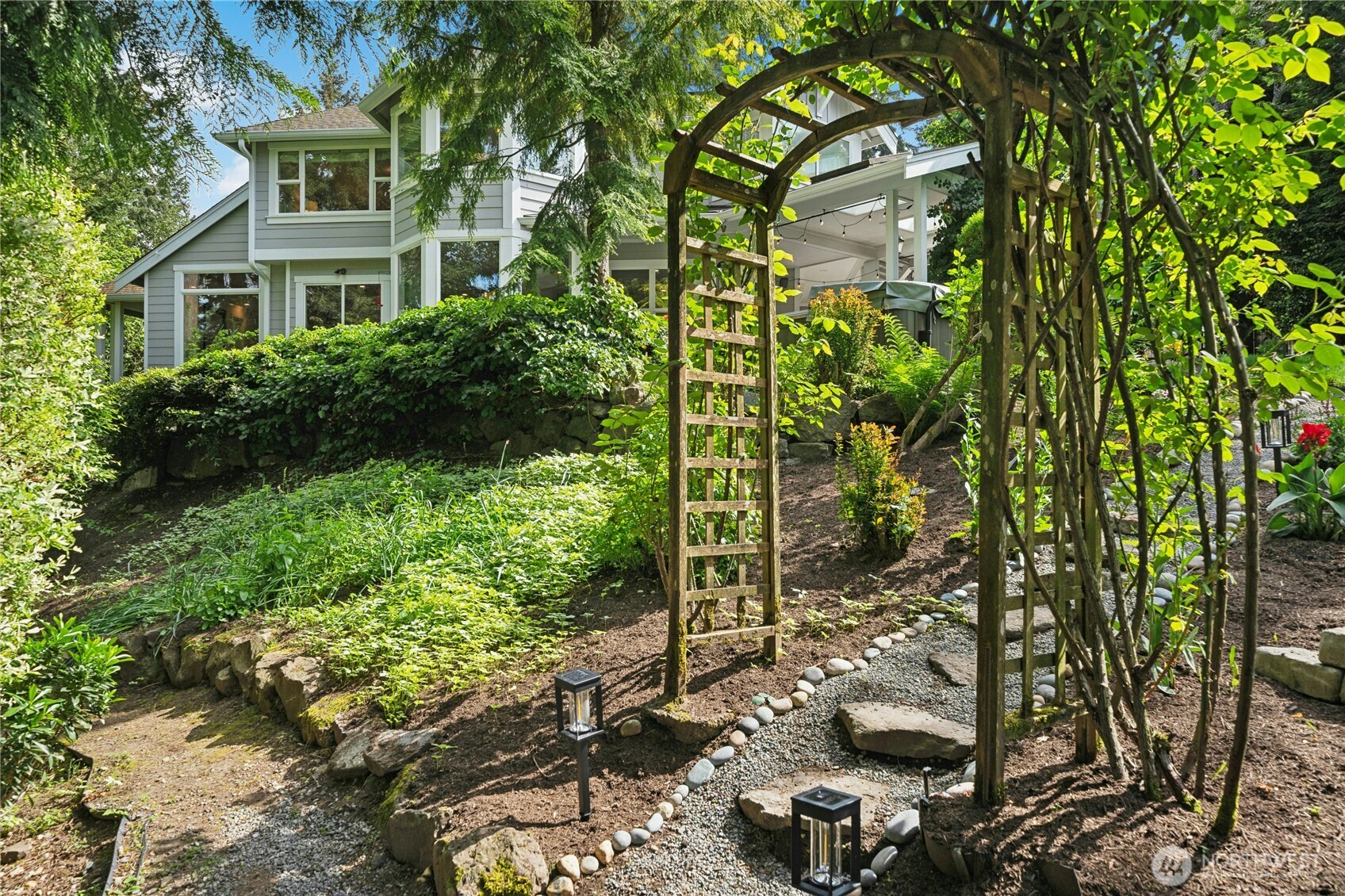 10806 SE 16th Street Bellevue WA 98004