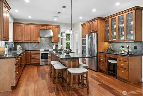 10806 SE 16th Street Bellevue WA 98004