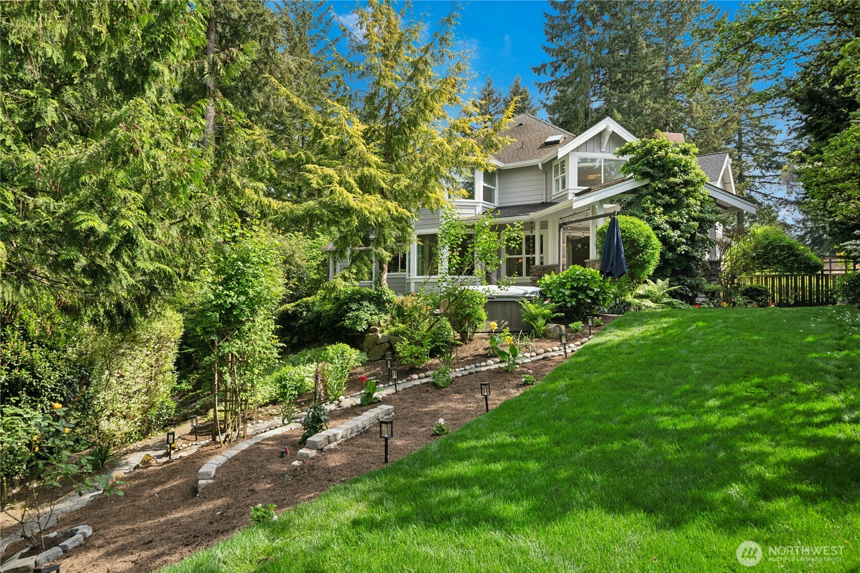 10806 SE 16th Street Bellevue WA 98004
