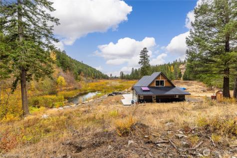 8 Camden Road Elk WA 99009