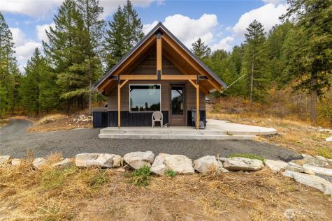 8 Camden Road Elk WA 99009