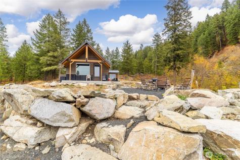 8 Camden Road Elk WA 99009