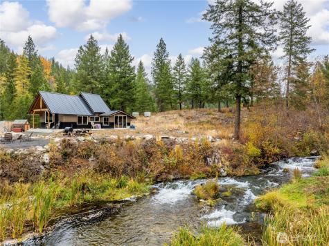 8 Camden Road Elk WA 99009