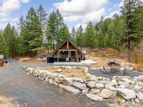 8 Camden Road Elk WA 99009