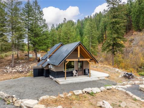 8 Camden Road Elk WA 99009