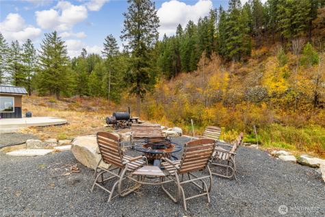8 Camden Road Elk WA 99009