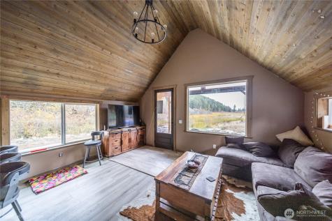 8 Camden Road Elk WA 99009