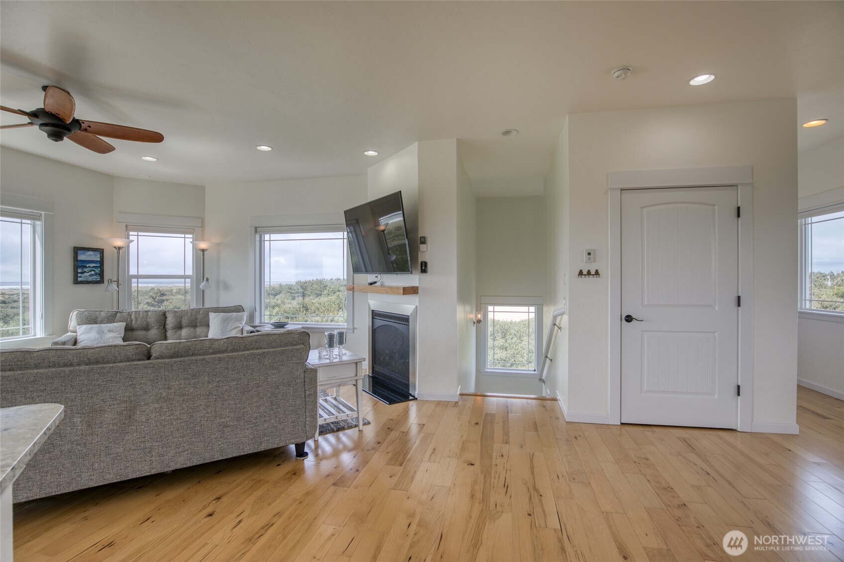 769 S Sand Dune Avenue SW Ocean Shores WA 98569