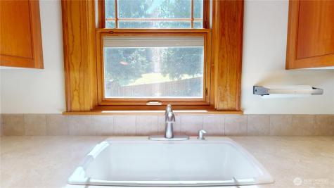 1533 NE Tagholm Road Poulsbo WA 98370