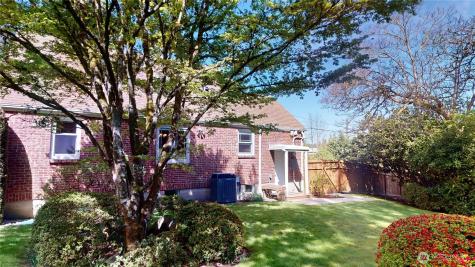 1533 NE Tagholm Road Poulsbo WA 98370