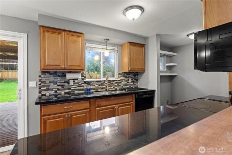 2008 Pacific Place Mount Vernon WA 98273