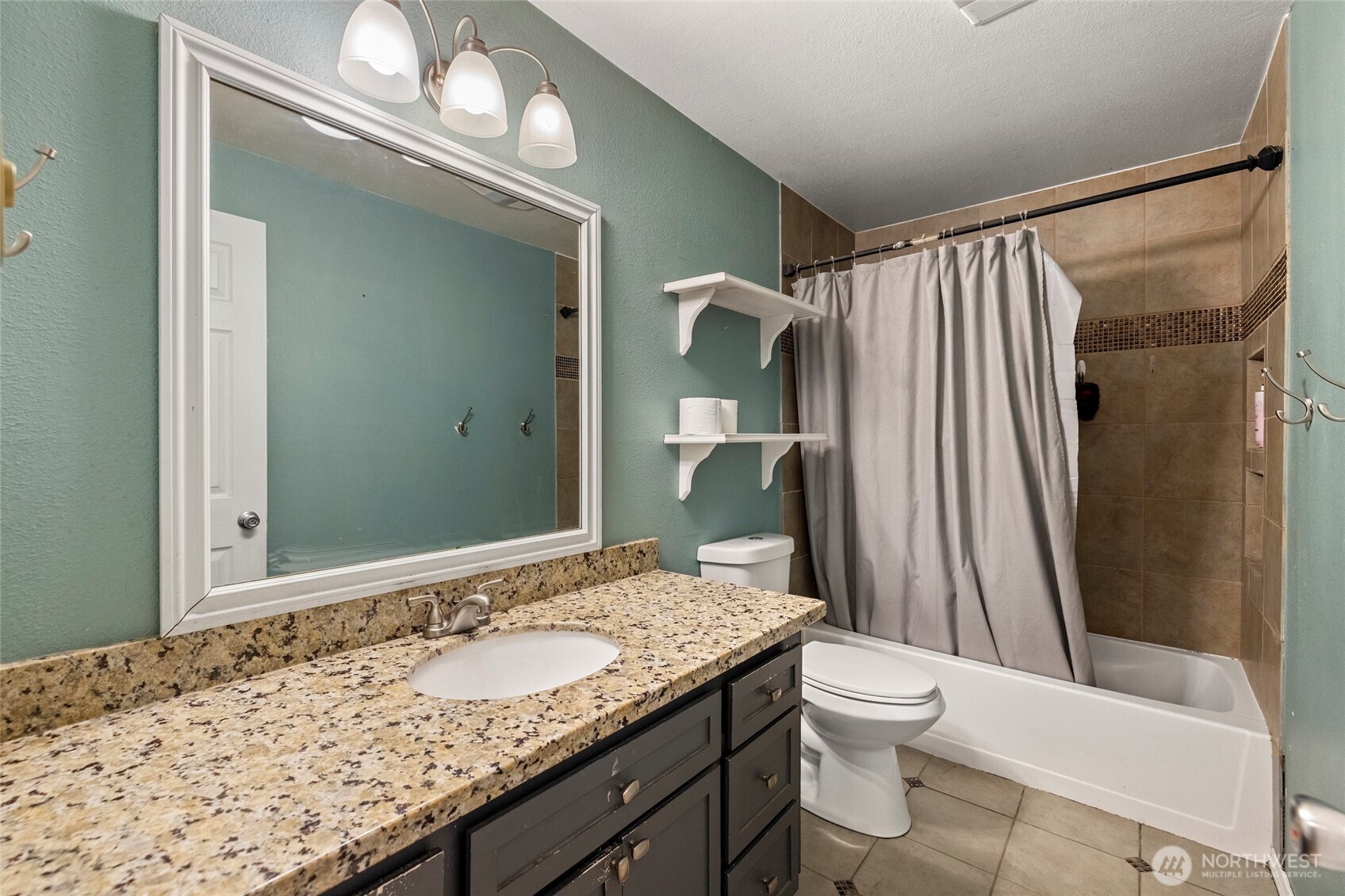 2008 Pacific Place Mount Vernon WA 98273