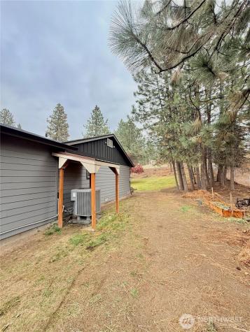 48 Pinecrest Road Tonasket WA 98855