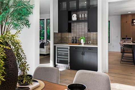 912 18th Avenue W Kirkland WA 98033