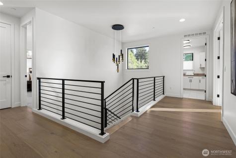 912 18th Avenue W Kirkland WA 98033