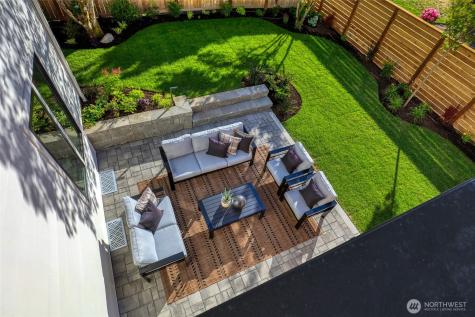 912 18th Avenue W Kirkland WA 98033