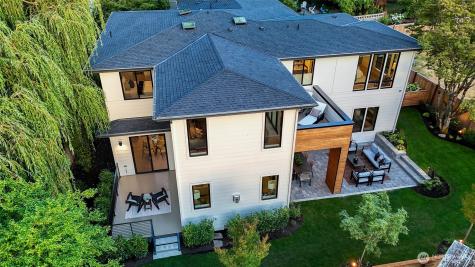 912 18th Avenue W Kirkland WA 98033