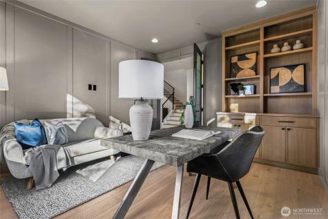 912 18th Avenue W Kirkland WA 98033