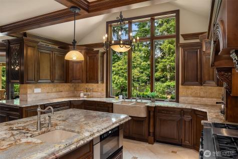 20450 NE 71st Street Redmond WA 98053