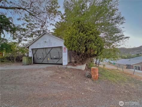 111 Young Street Grand Coulee WA 99133