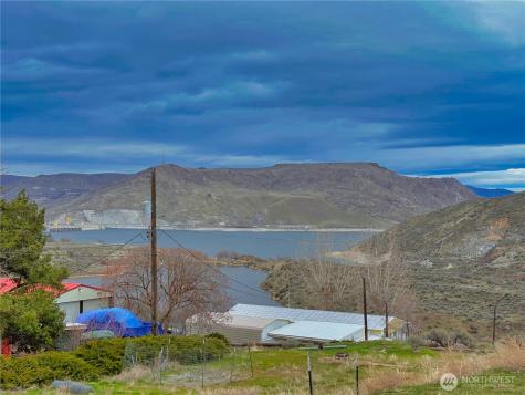 111 Young Street Grand Coulee WA 99133