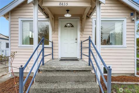 8435 46th Avenue S Seattle WA 98118