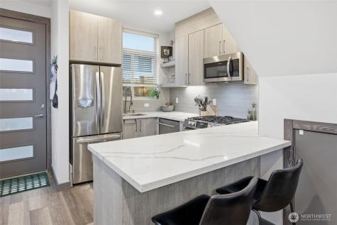 5620 California Avenue SW Seattle WA 98136