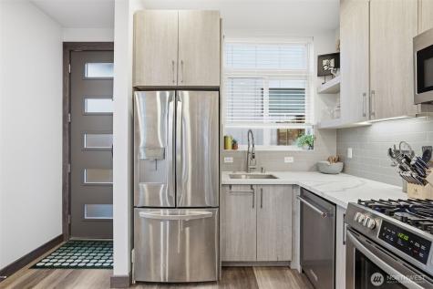 5620 California Avenue SW Seattle WA 98136