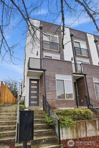 5620 California Avenue SW Seattle WA 98136