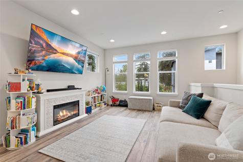 13420 Manor Way Lynnwood WA 98087