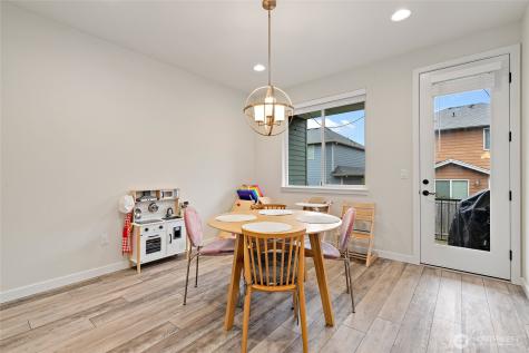 13420 Manor Way Lynnwood WA 98087