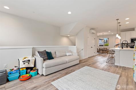 13420 Manor Way Lynnwood WA 98087