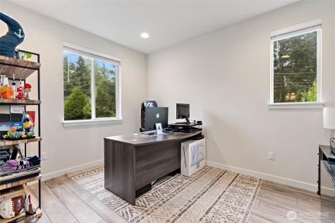 13420 Manor Way Lynnwood WA 98087