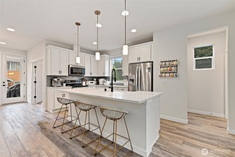 13420 Manor Way Lynnwood WA 98087
