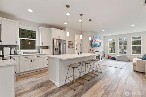 13420 Manor Way Lynnwood WA 98087