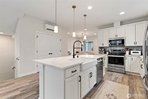 13420 Manor Way Lynnwood WA 98087