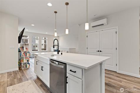 13420 Manor Way Lynnwood WA 98087