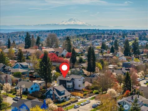 3808 42nd Avenue SW Seattle WA 98116