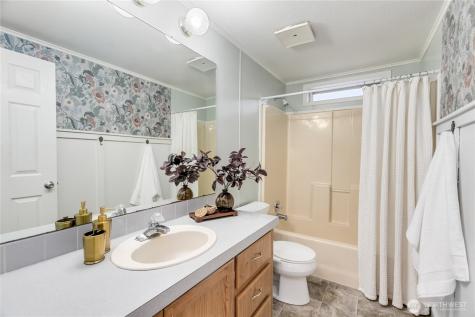 2019 SE Richmond Lane Port Orchard WA 98367