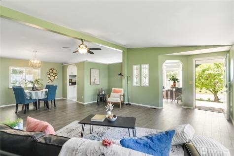 2019 SE Richmond Lane Port Orchard WA 98367
