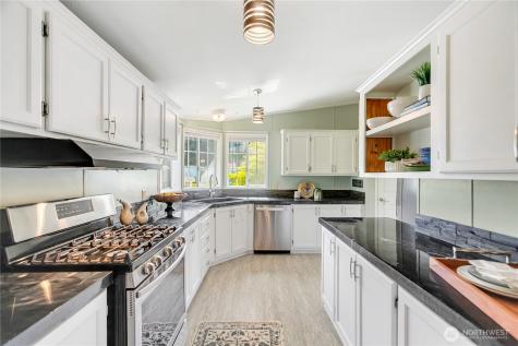 2019 SE Richmond Lane Port Orchard WA 98367