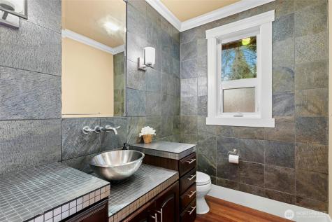 18634 92nd Avenue NE Bothell WA 98011