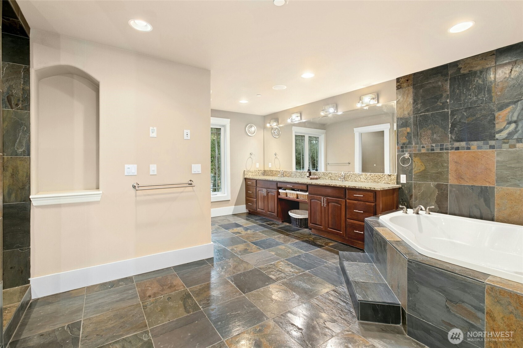 18634 92nd Avenue NE Bothell WA 98011