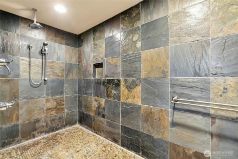 18634 92nd Avenue NE Bothell WA 98011